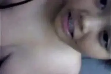 Dokumentasi Gadis Imut Berparas Cantik Di Kamar