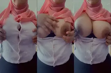 Lustyberryy Jilbab Pink Toket Super Besar, Satu Malam dari Tidak Dikenal ke Viral
